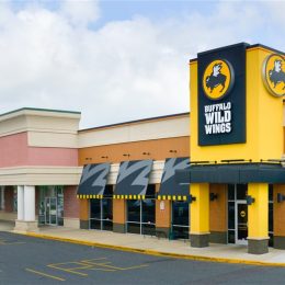 Buffalo Wild Wings corner store in strip mall