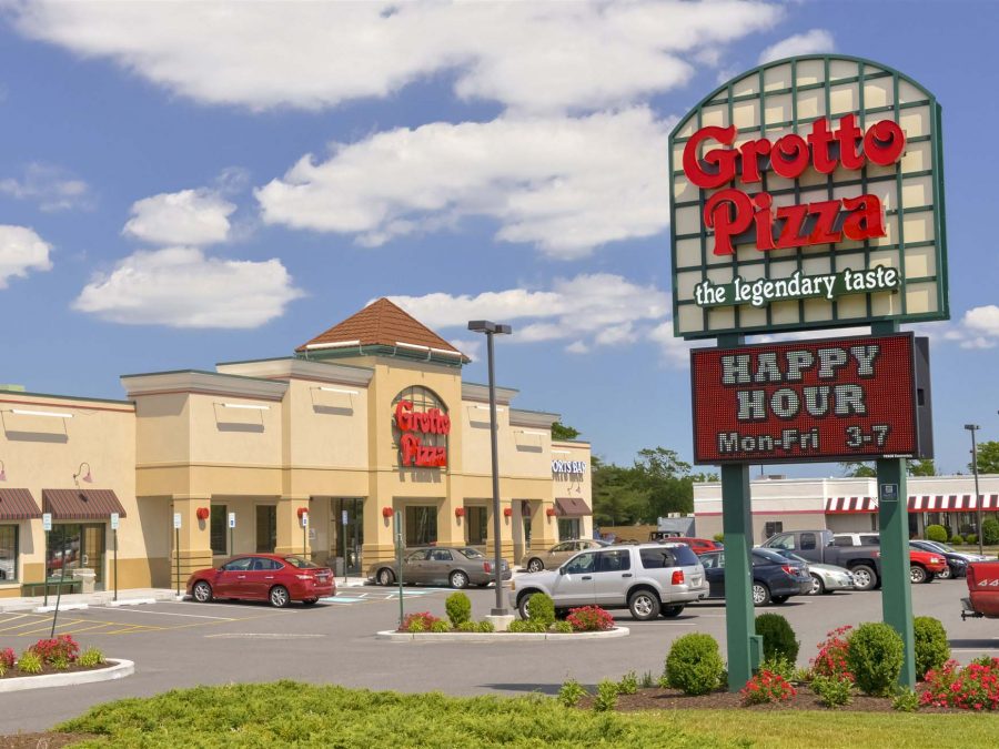 Grotto Pizza Dover Delaware Sign and building