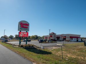 restuarant sign view of grotto pizza in camden delaware